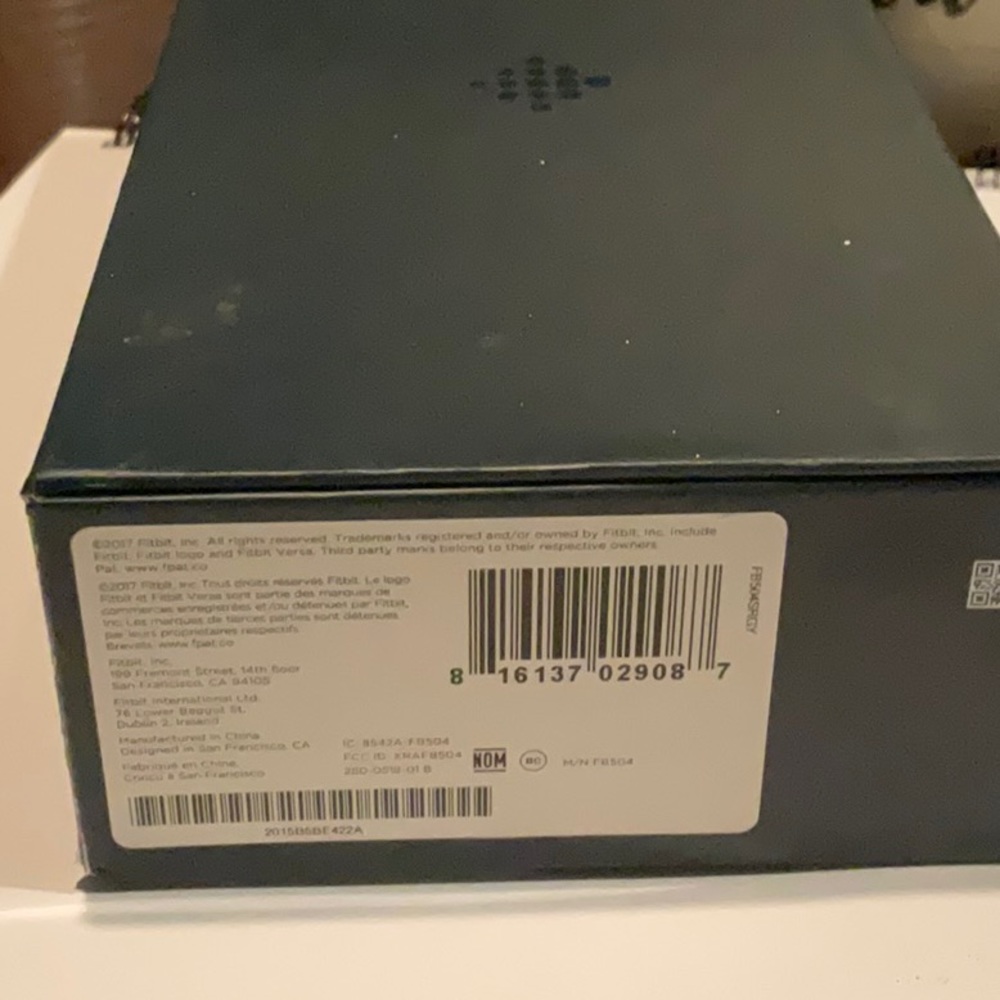 Fitbit 2017 Excellent Condition - image 3